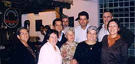 Da esquerda para a direita: Dna. Ditinha, Conceio, Seo Quito, Gentil, Dna. Elza, Z Coelho, Dna. Naeciza e os autores.