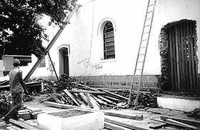 Em 1999, na reforma do telhado da Igreja Matriz, foram retiradas as vigas aparelhadas a machado por Joaquim Jeca.